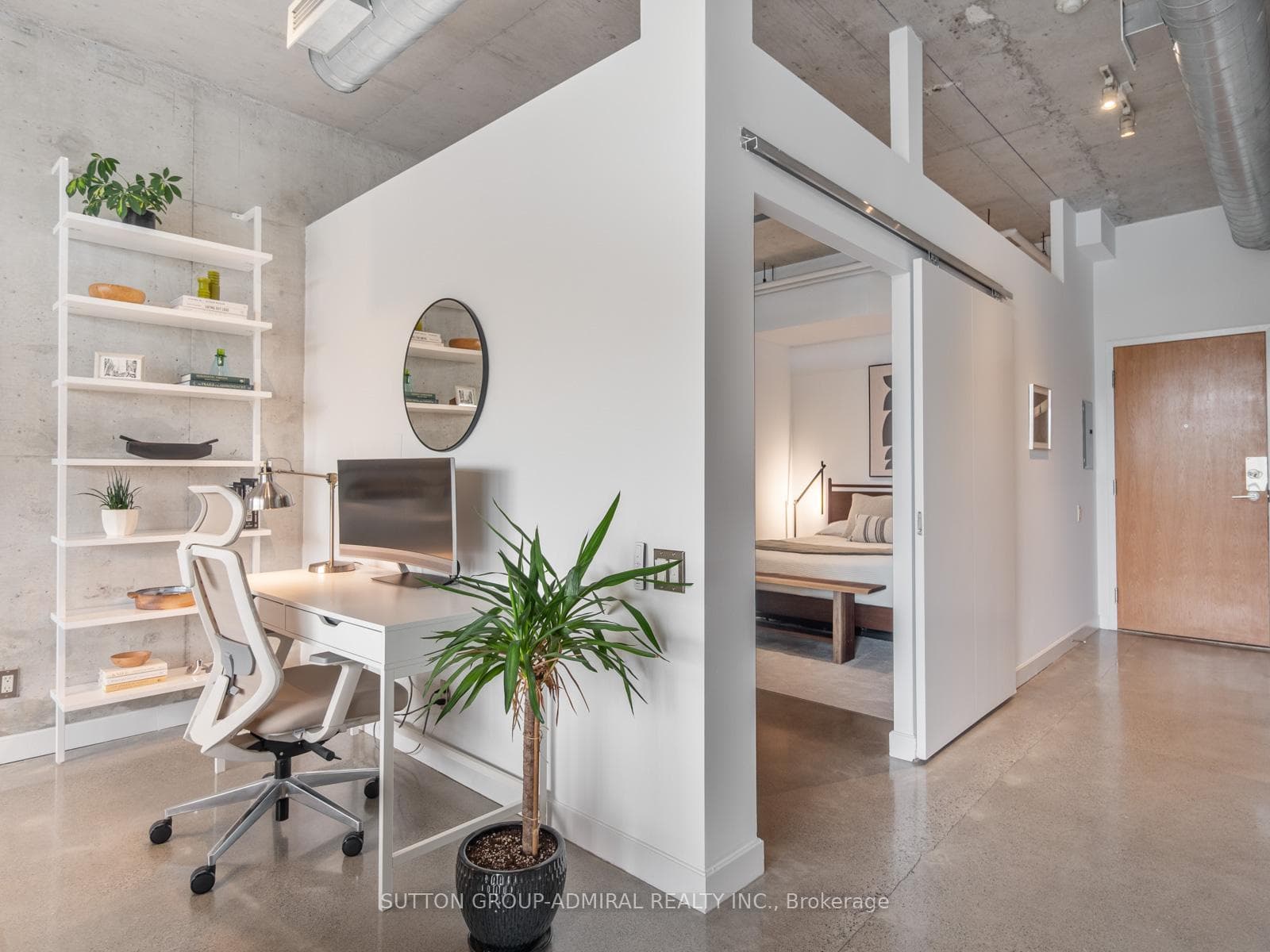 369 Sorauren Avenue Unit 307 photo 17
