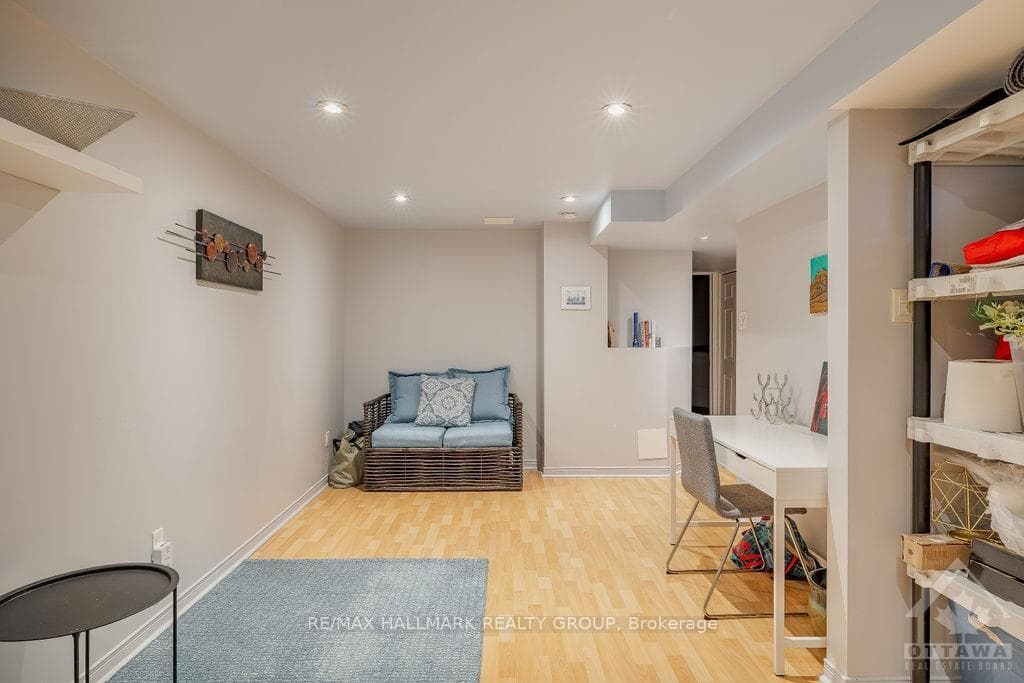 513 SIDNEY Drive photo 20