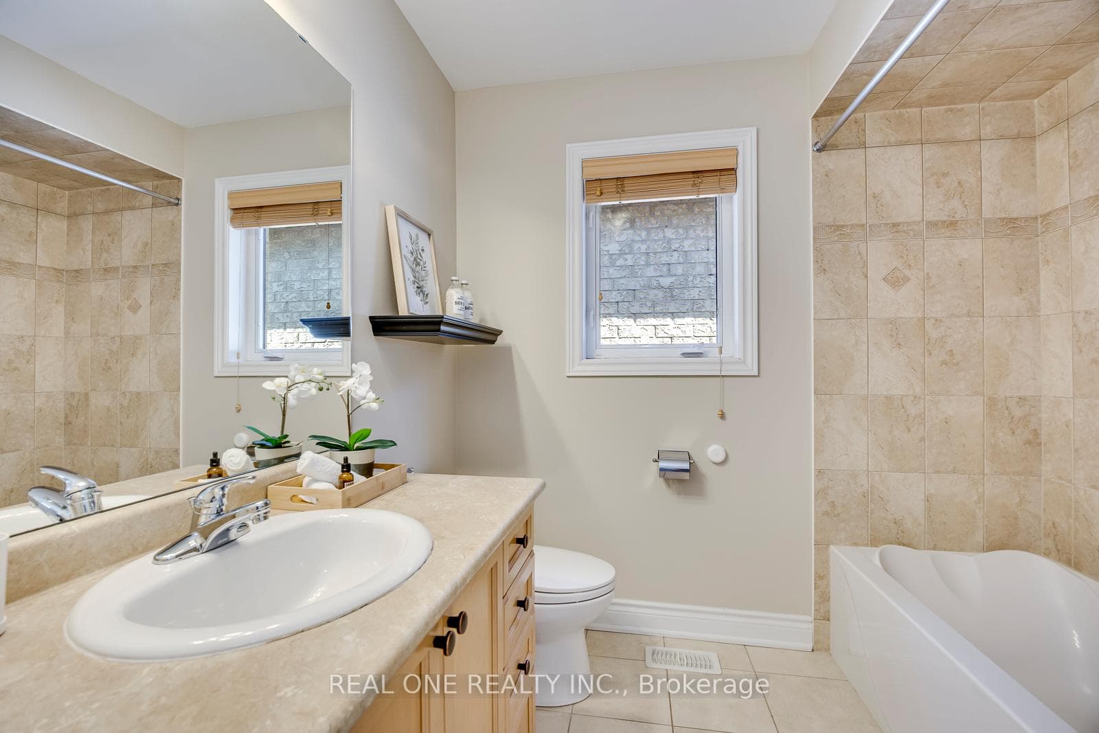 2379 Wasaga Drive photo 37