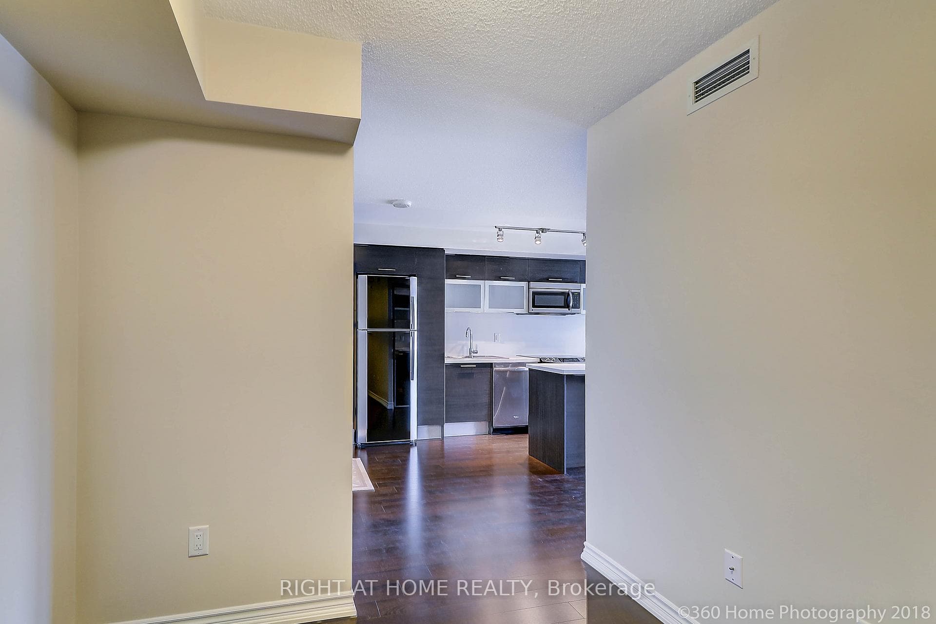 386 Yonge Street Unit 1912 photo 7