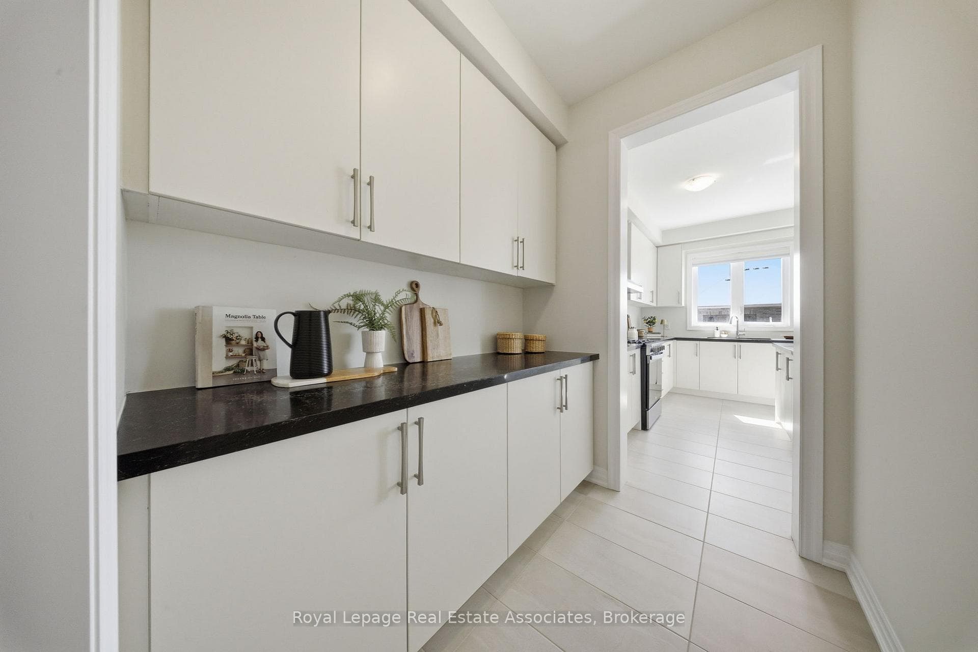 103 Northrop Avenue photo 5