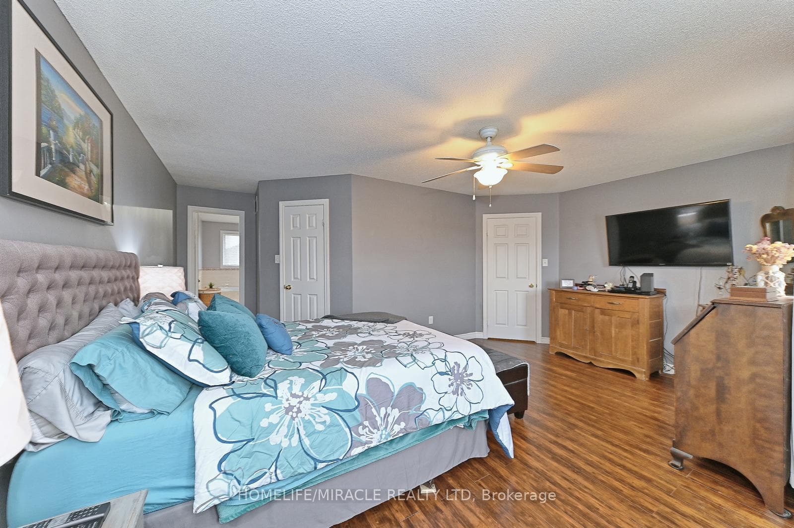 82 Stephanie Lane photo 26