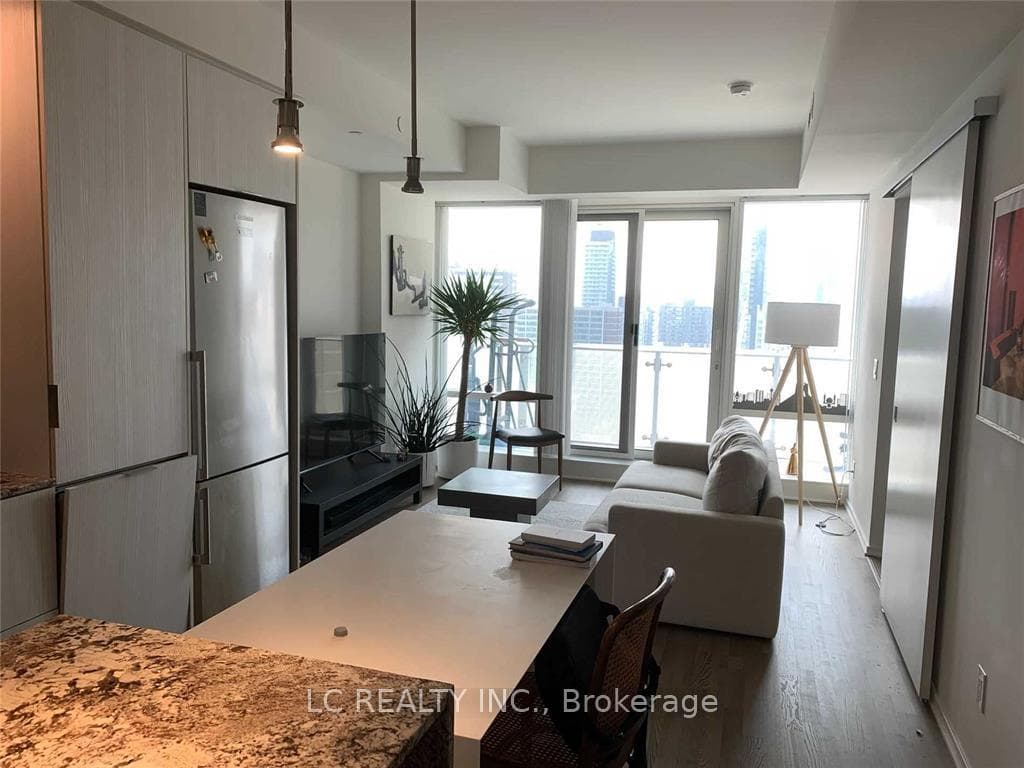 1 Bloor Street Unit 1506 photo 6