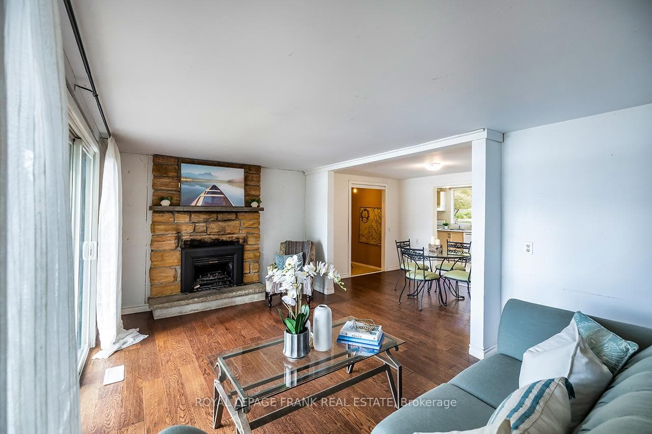 119 Oakdene Crescent photo 13