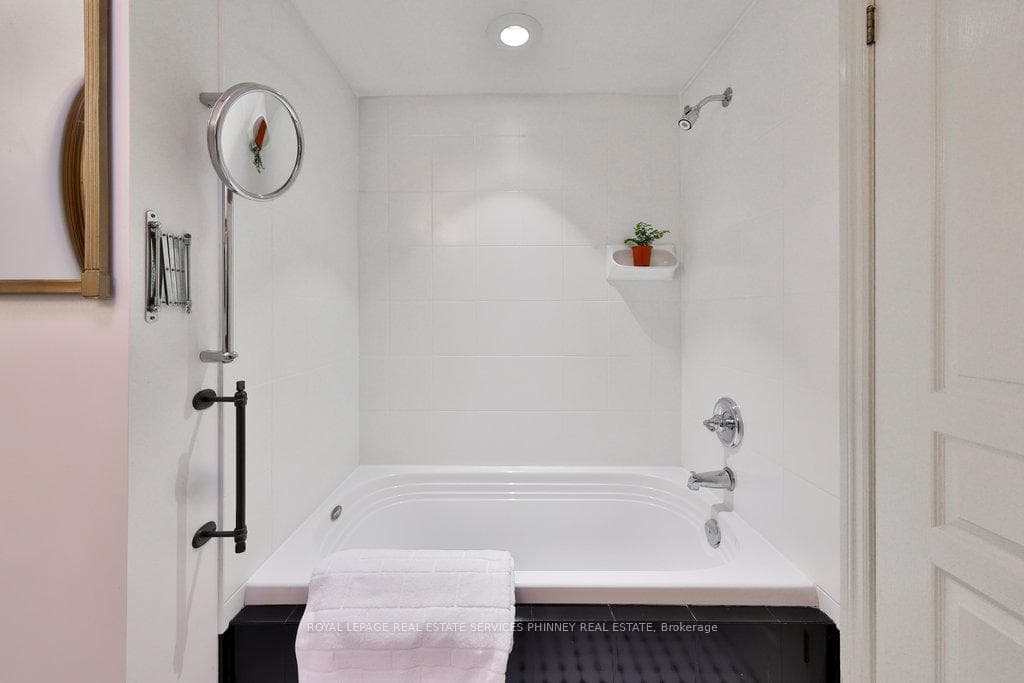 117 Watson Avenue photo 8