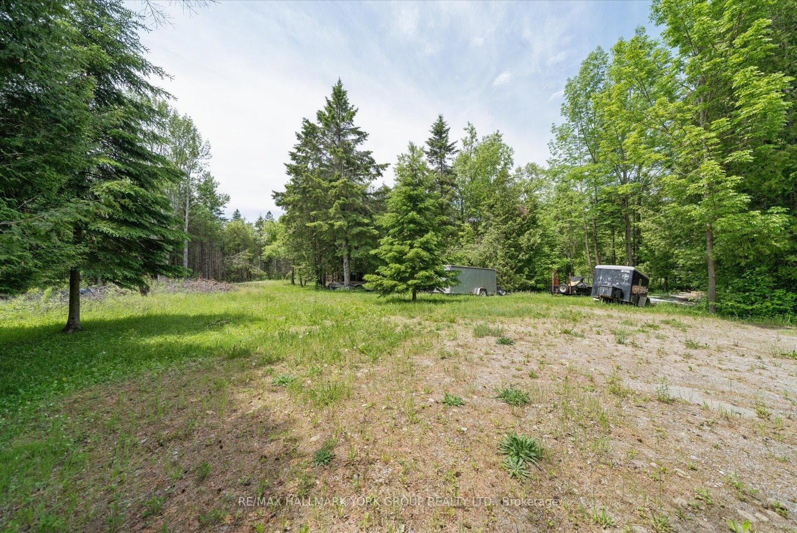 755 Country Lane photo 28