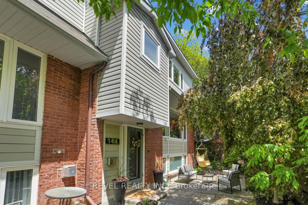 Freehold End-Unit with green space & style!