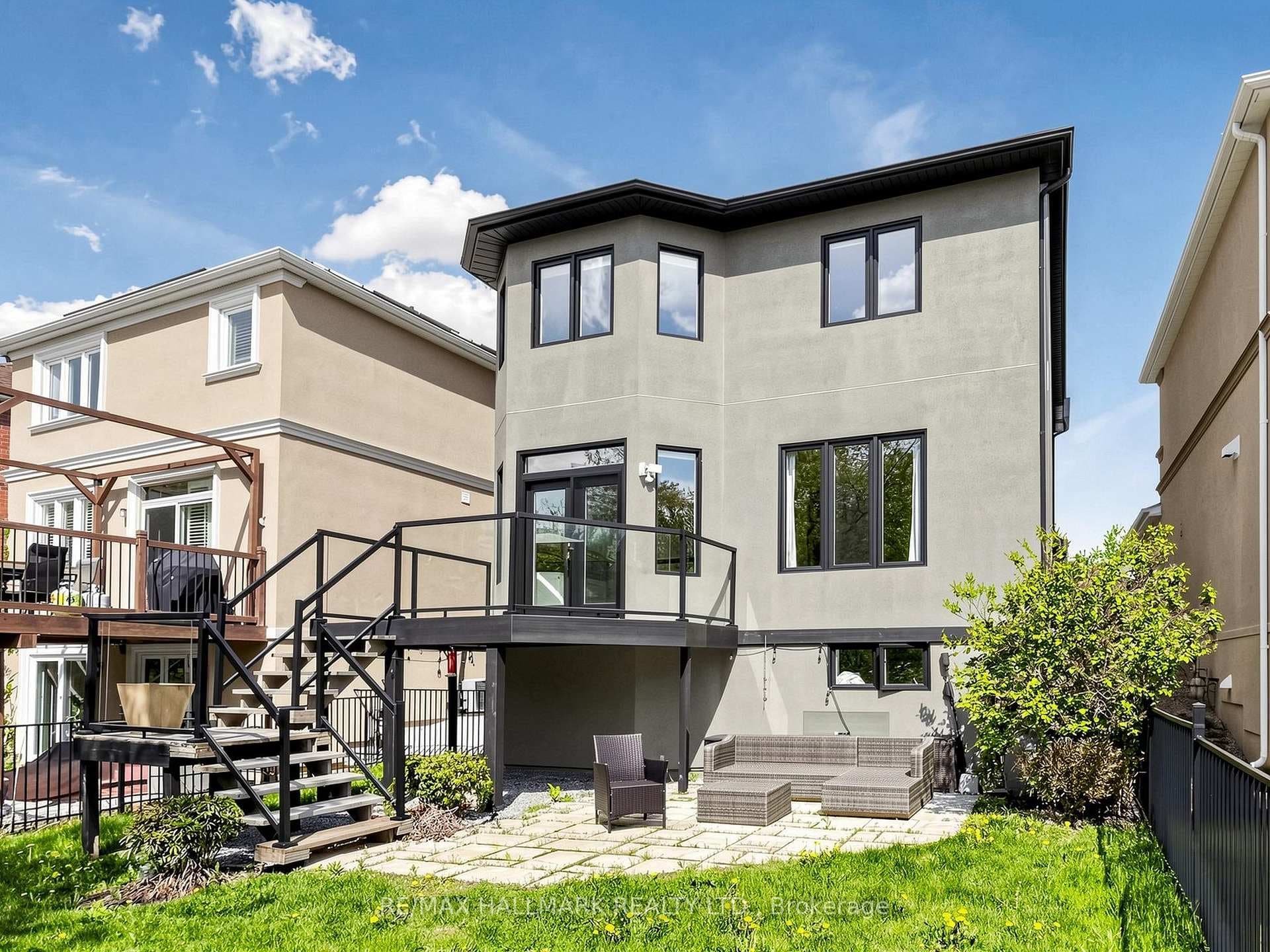 34 Willow Tree Street photo 21