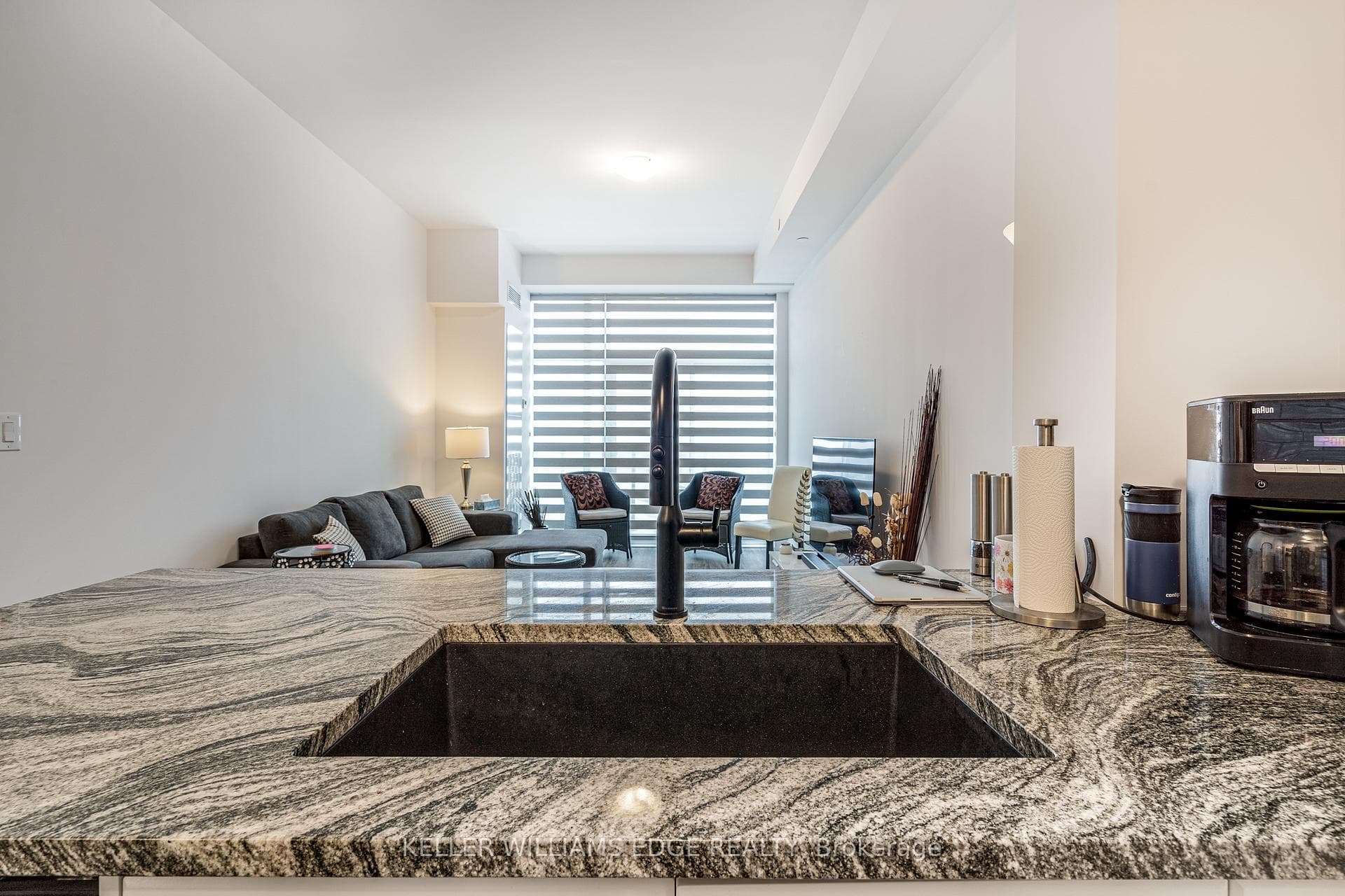 450 Dundas Street Unit 1210 photo 13