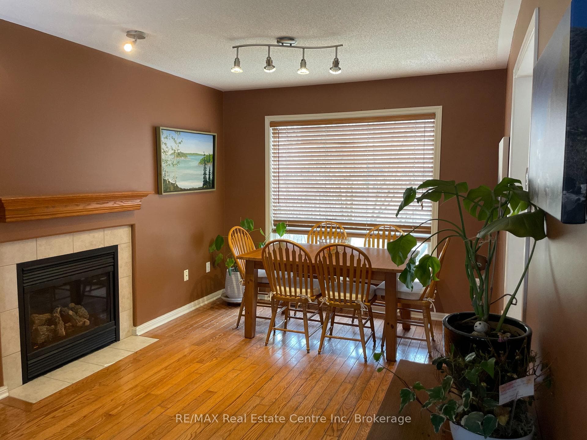 1518 Croft Avenue photo 3
