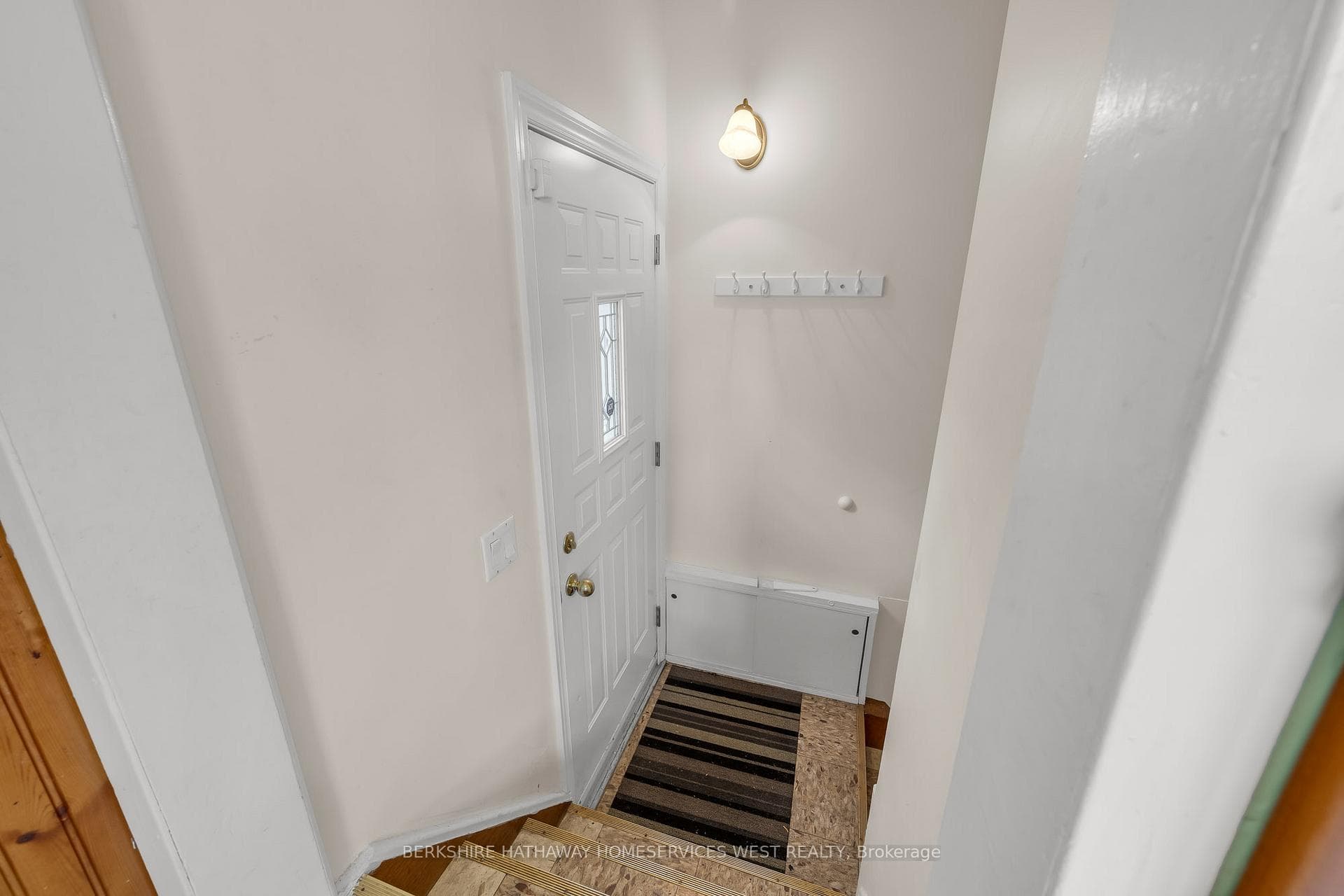 680 Tate Avenue photo 17