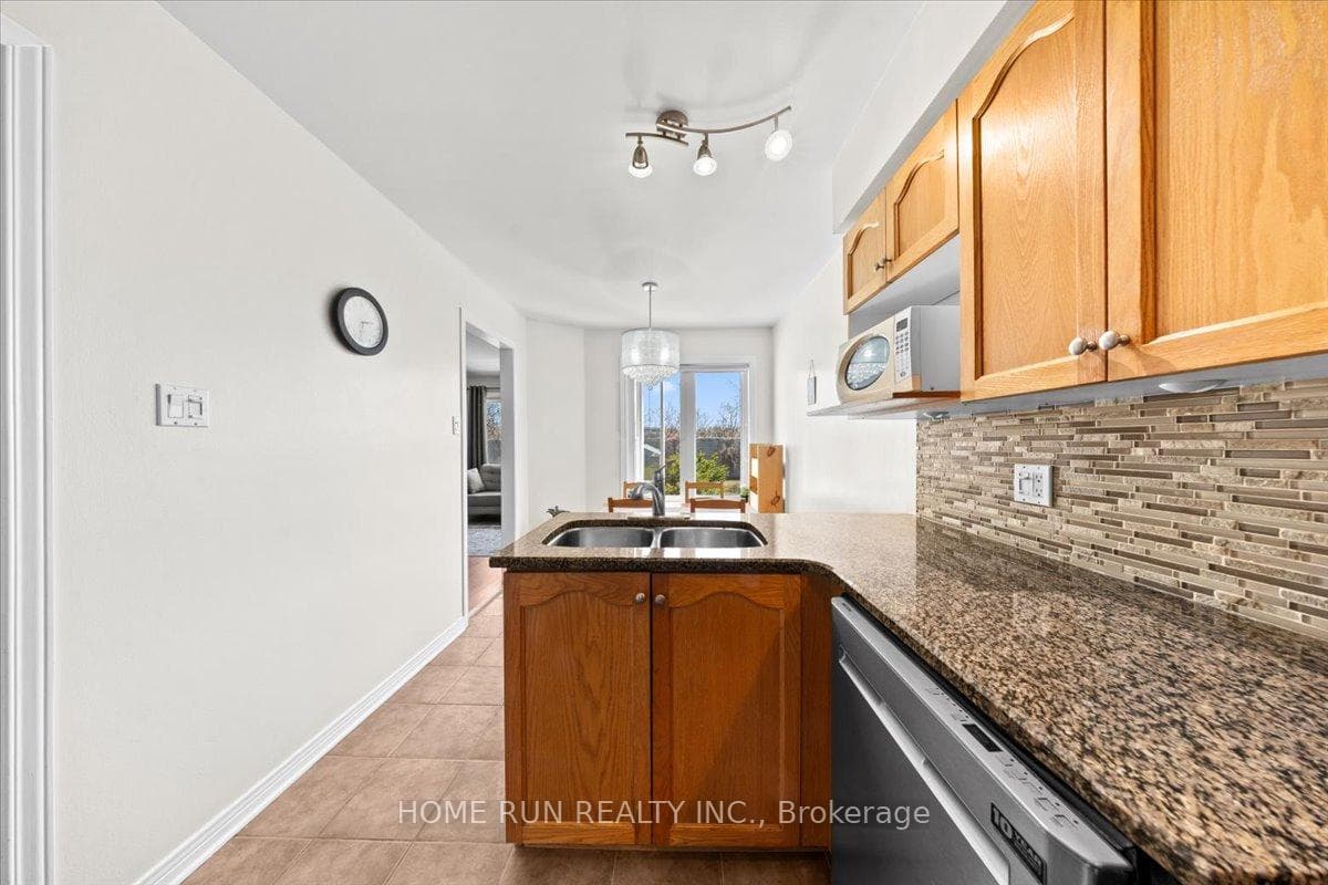 113 Gray Crescent photo 14