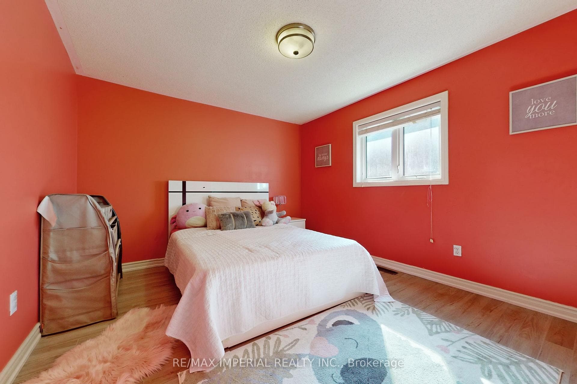 158 Chambers Crescent photo 33