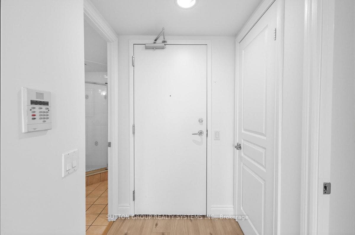 5 Northtown Way Unit 2005 photo 4