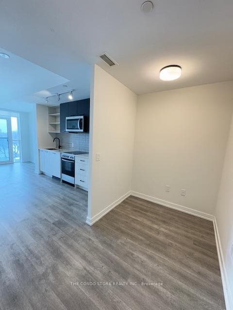 2300 St. Clair Avenue Unit 705 photo 16