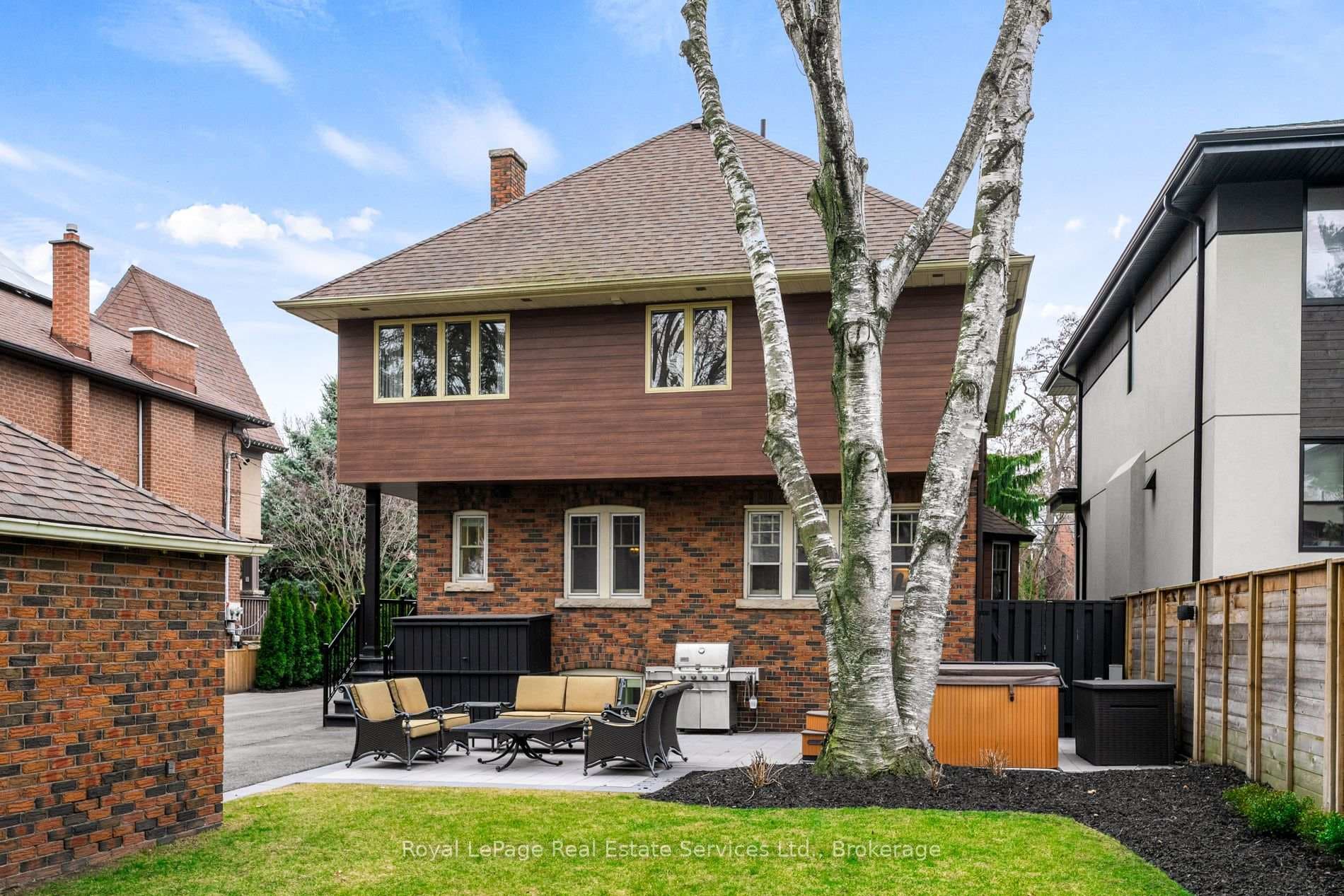 28 Thompson Avenue photo 38