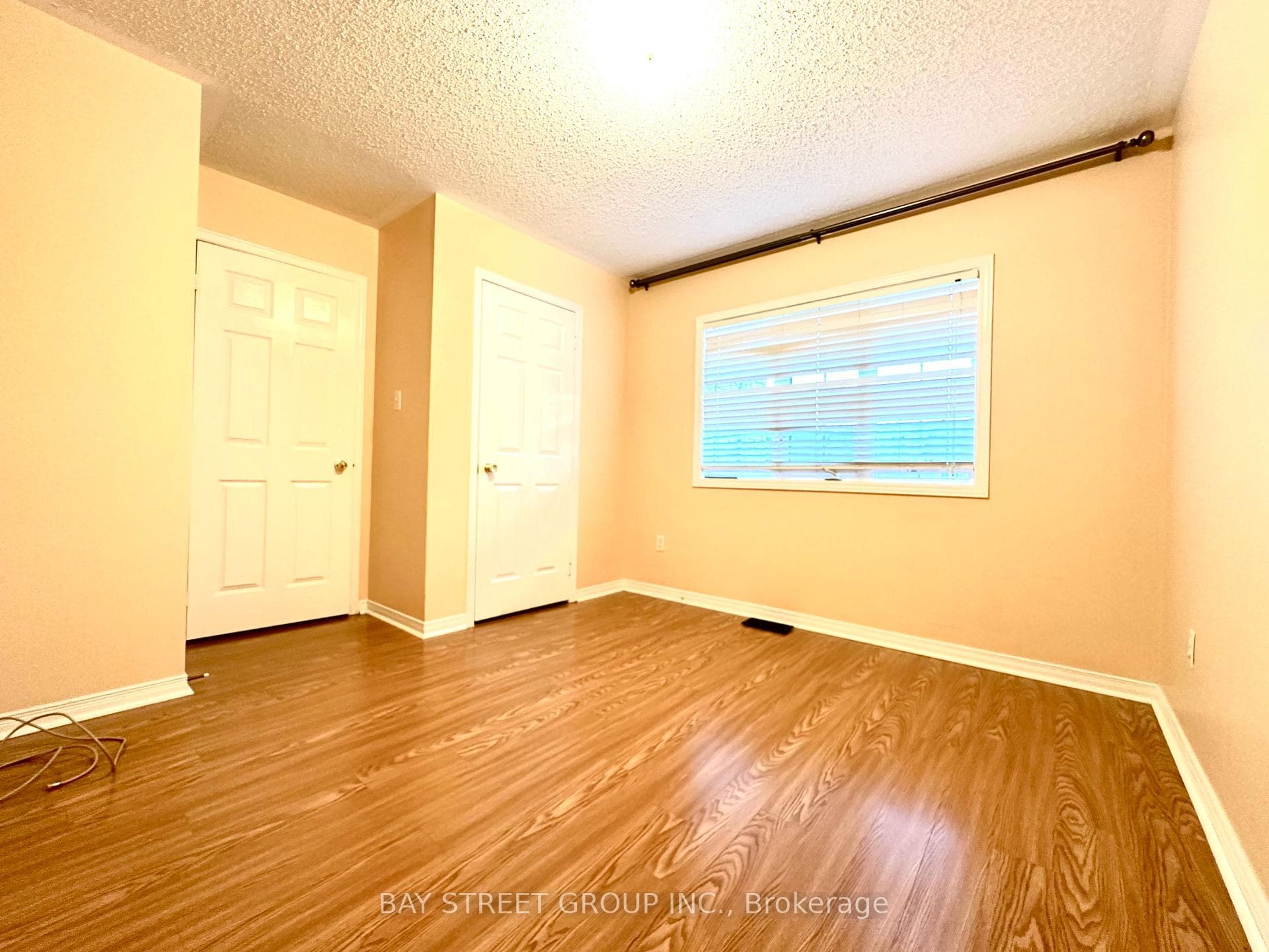 353 Flagstone Way Unit Upper photo 10