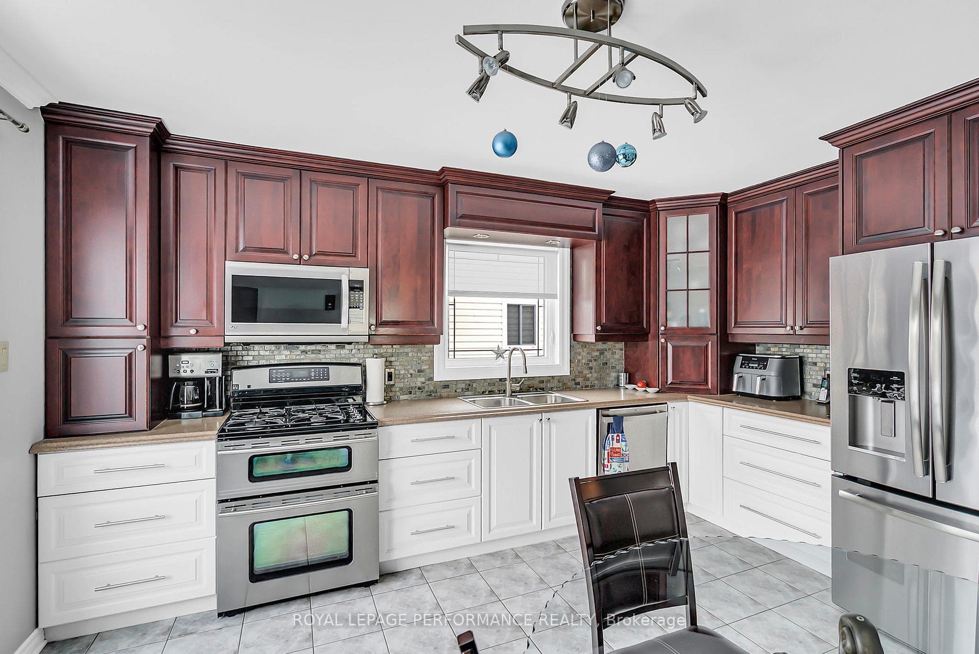 220 Dunbar Avenue photo 11