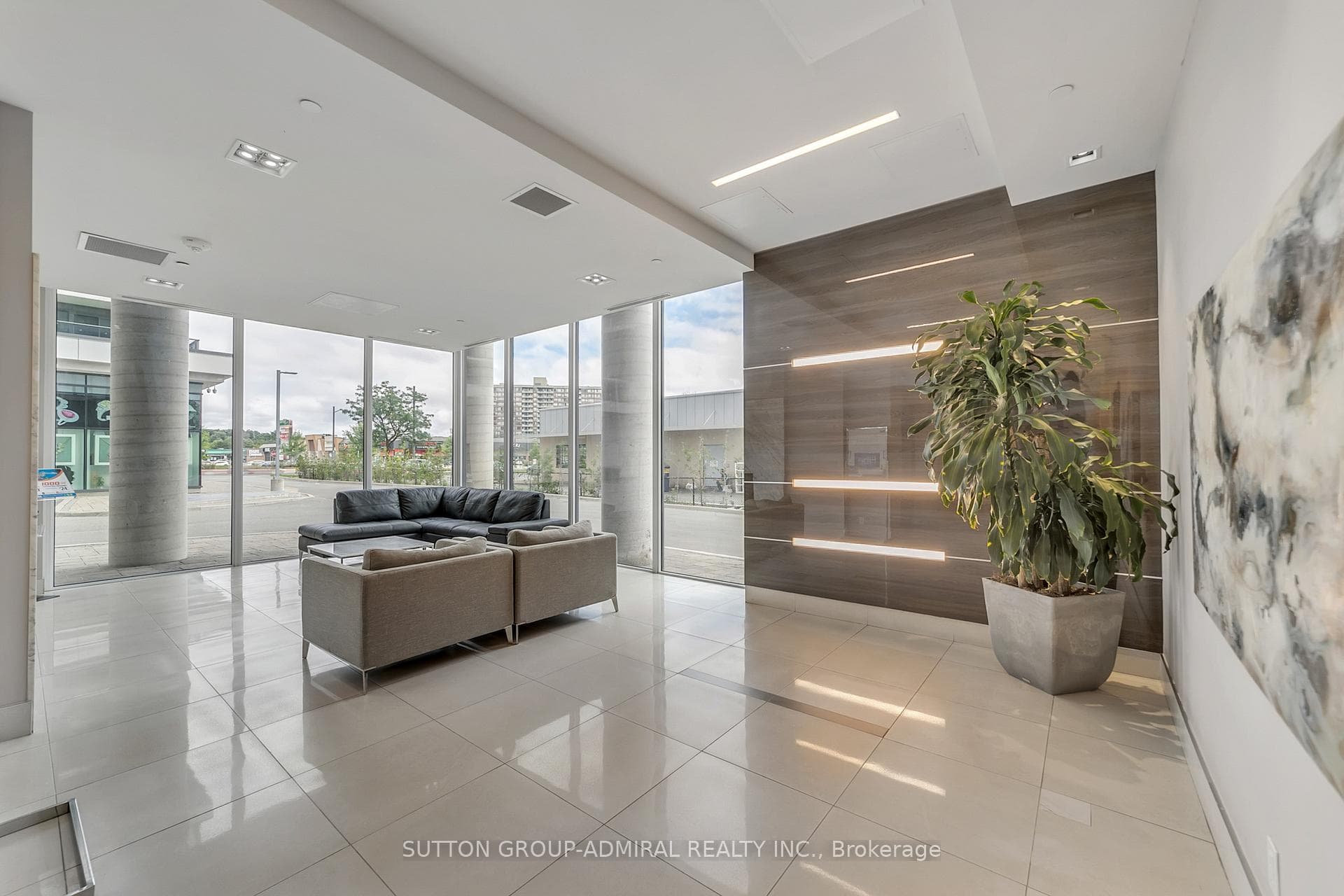 9618 Yonge Street Unit 1111 photo 3