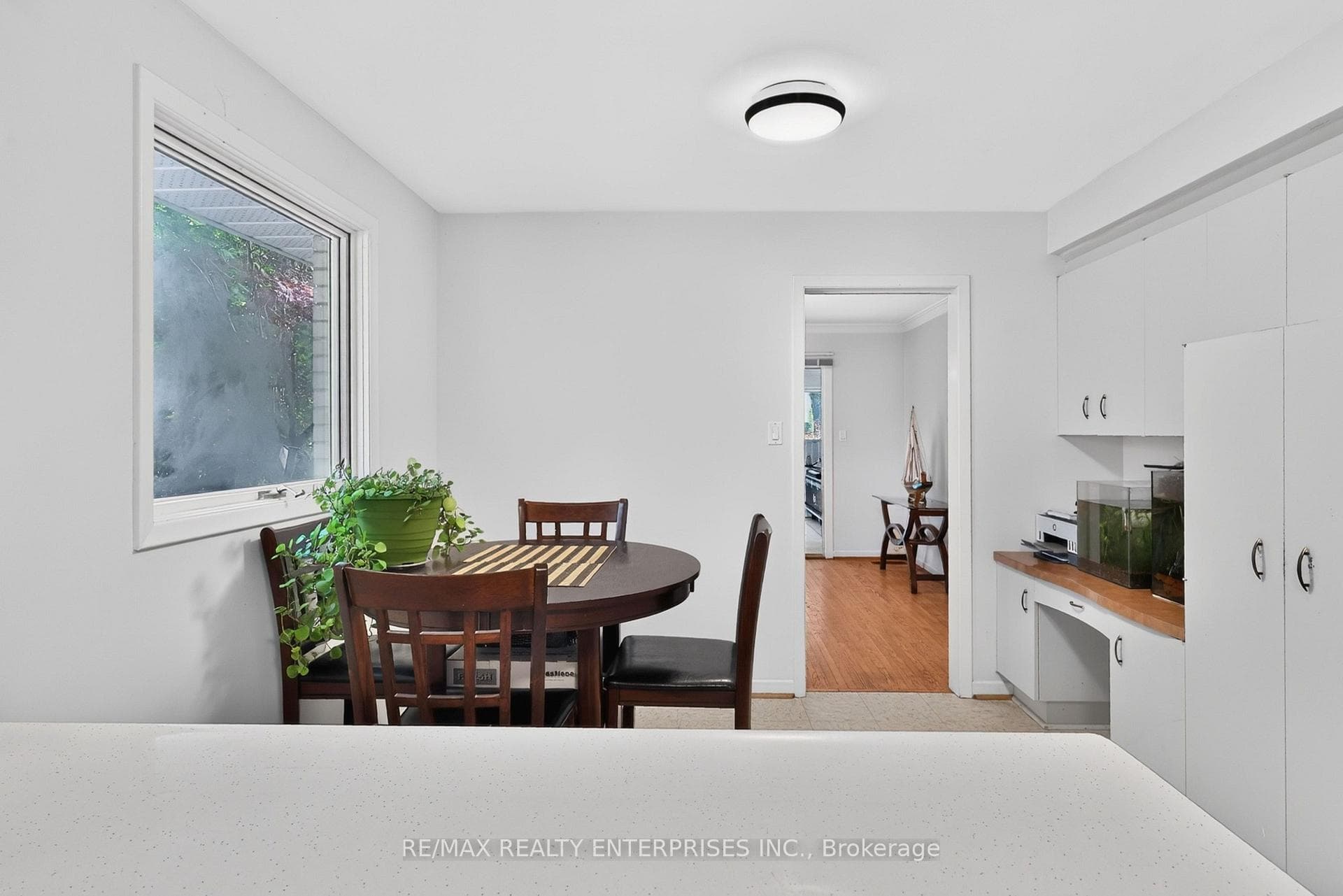975 Cresthampton Lane photo 11