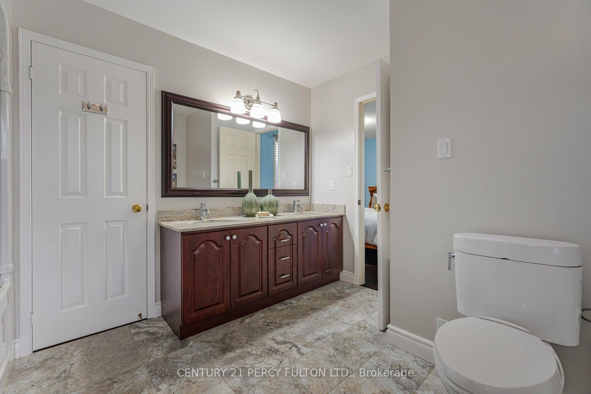 887 Darwin Drive photo 24