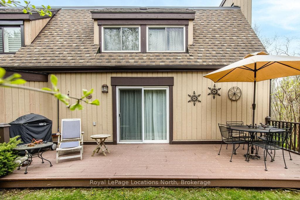 112 Escarpment Crescent photo 14