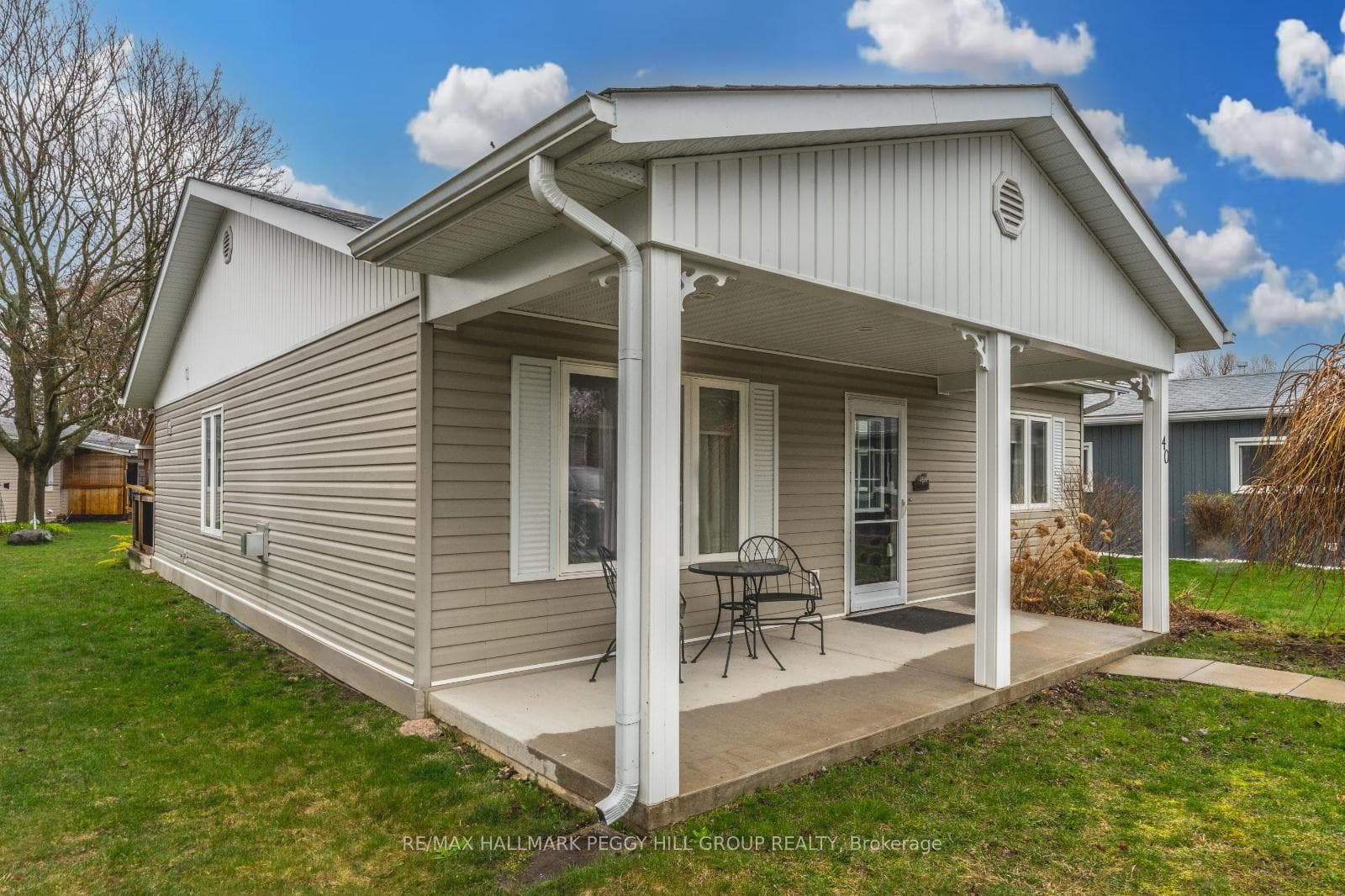 40 Flora Drive Drive photo 1