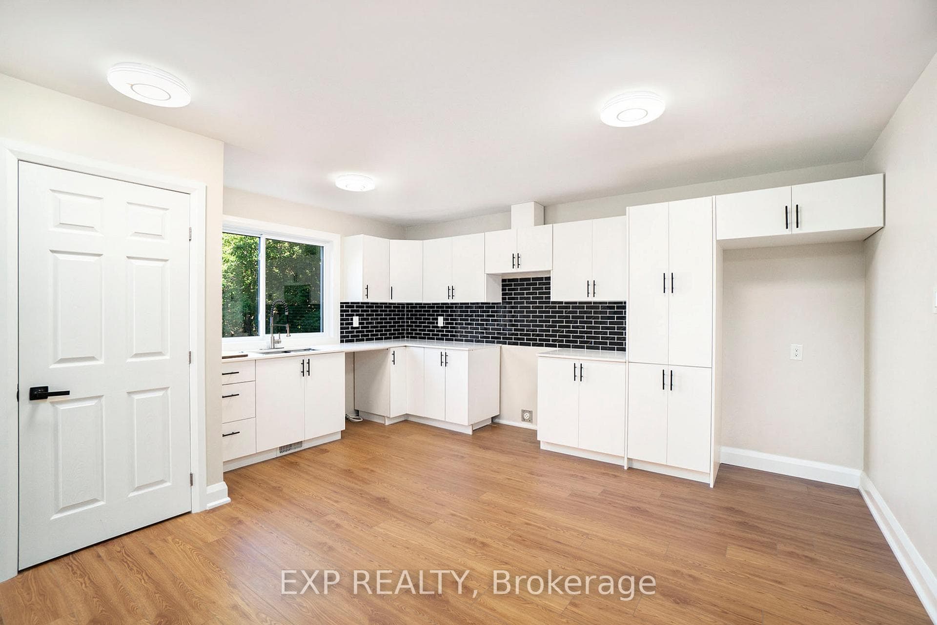 838 St. Laurent Boulevard Unit 3 photo 6