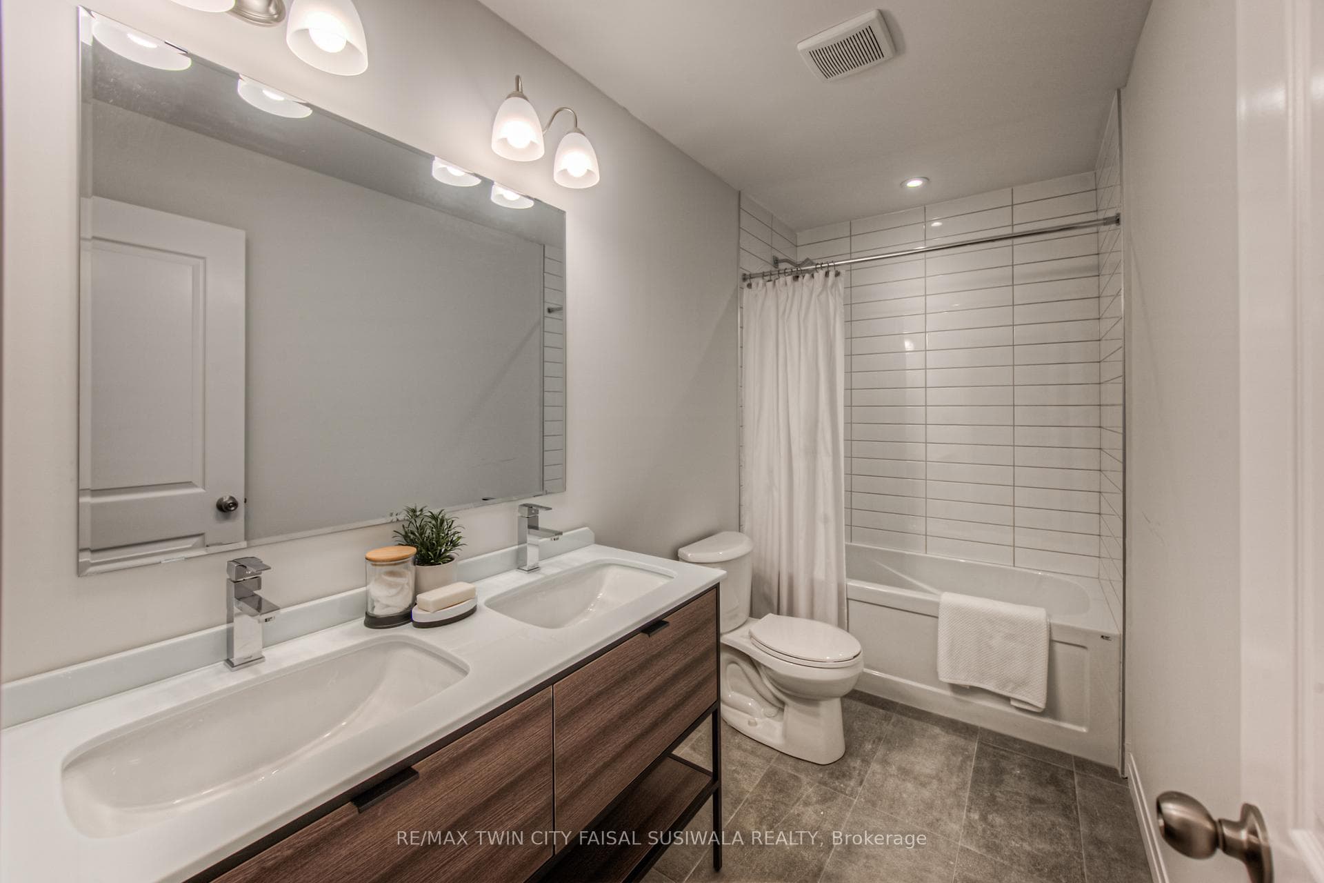 268 GREEN GATE Boulevard photo 17
