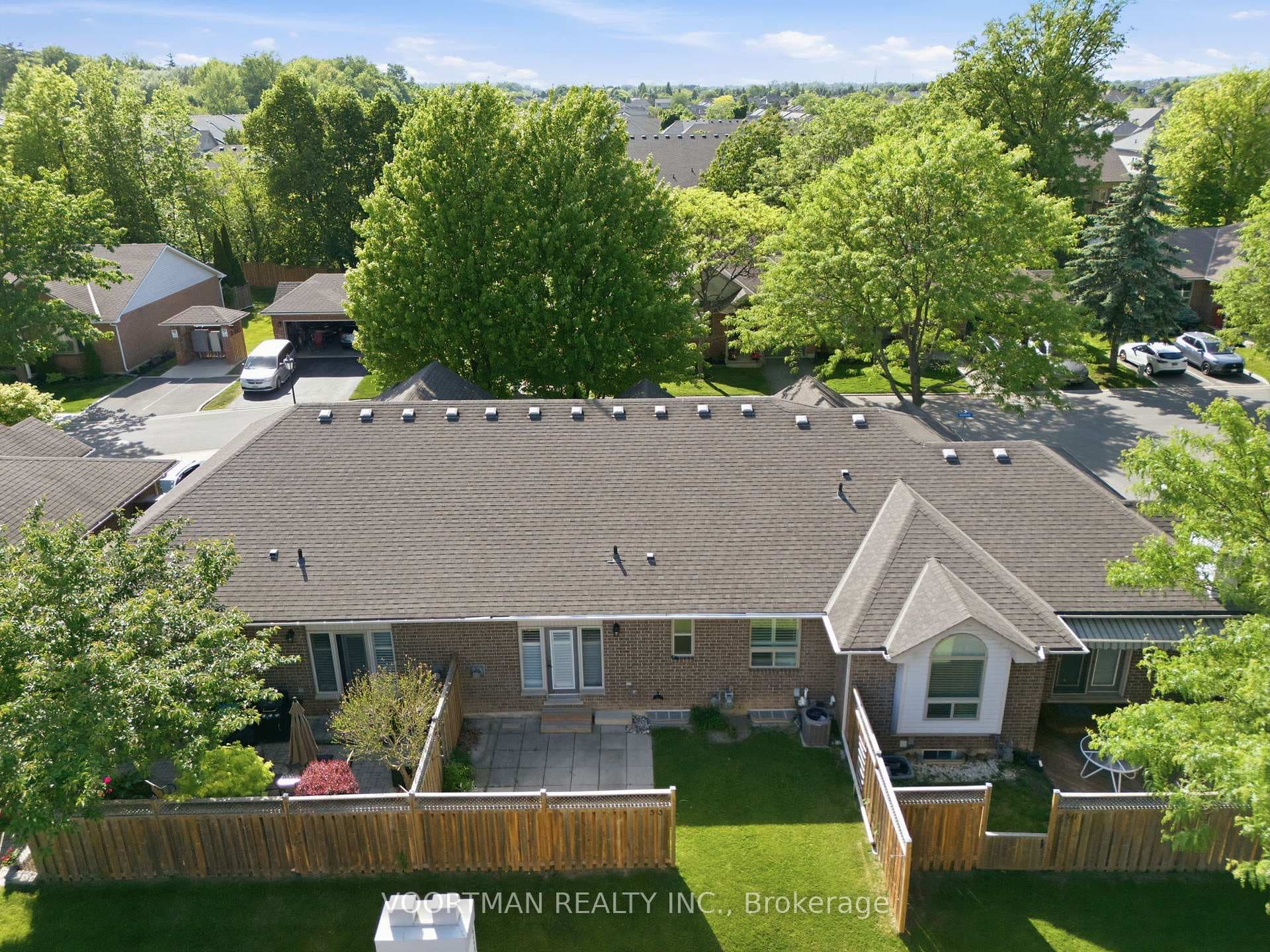 53 Greentrail Drive photo 36