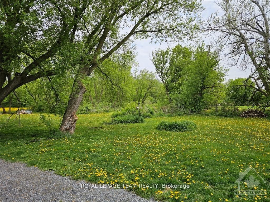10296 Marionville Road photo 32
