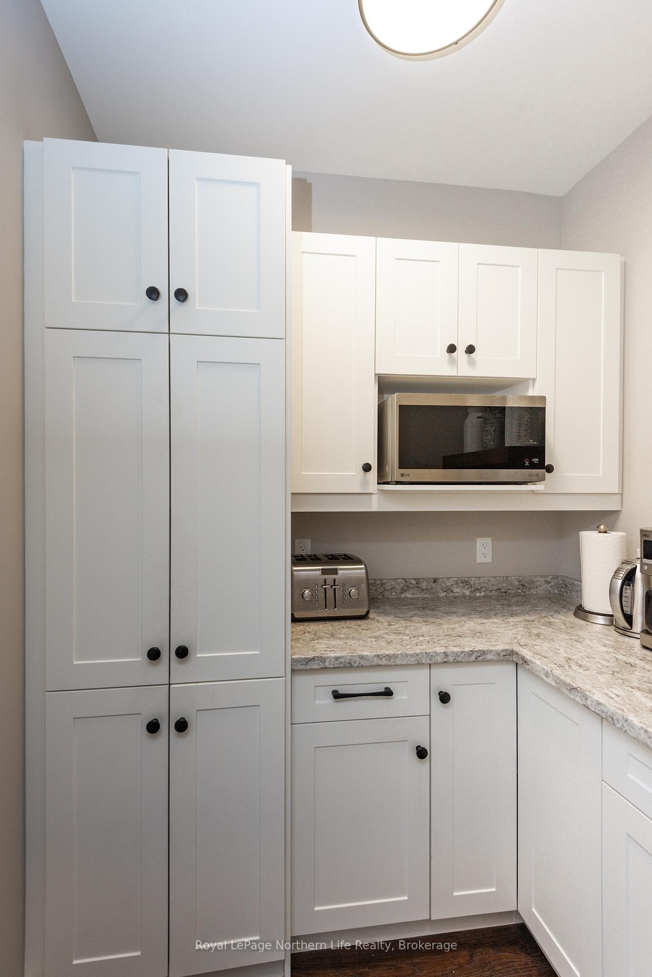 PLENTY OF CABINET SPACE