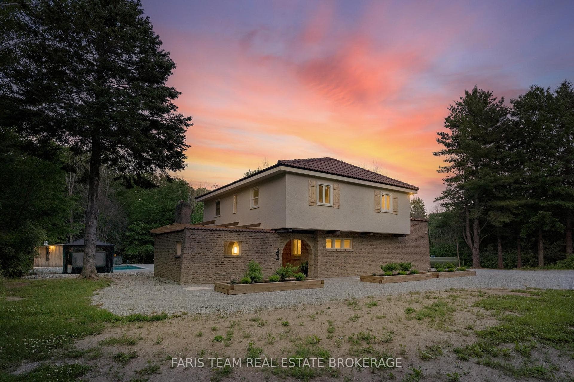 2087 Rumney Road photo 2