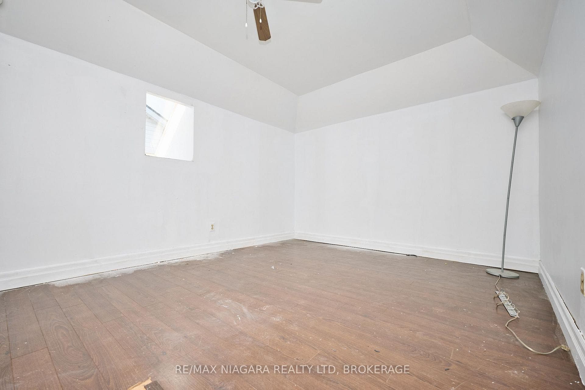 105A Welland Avenue photo 23