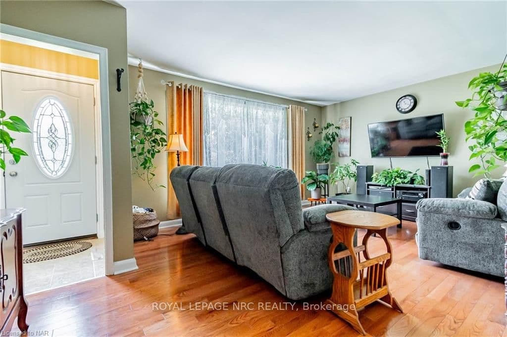 7495 WANLESS Street photo 7