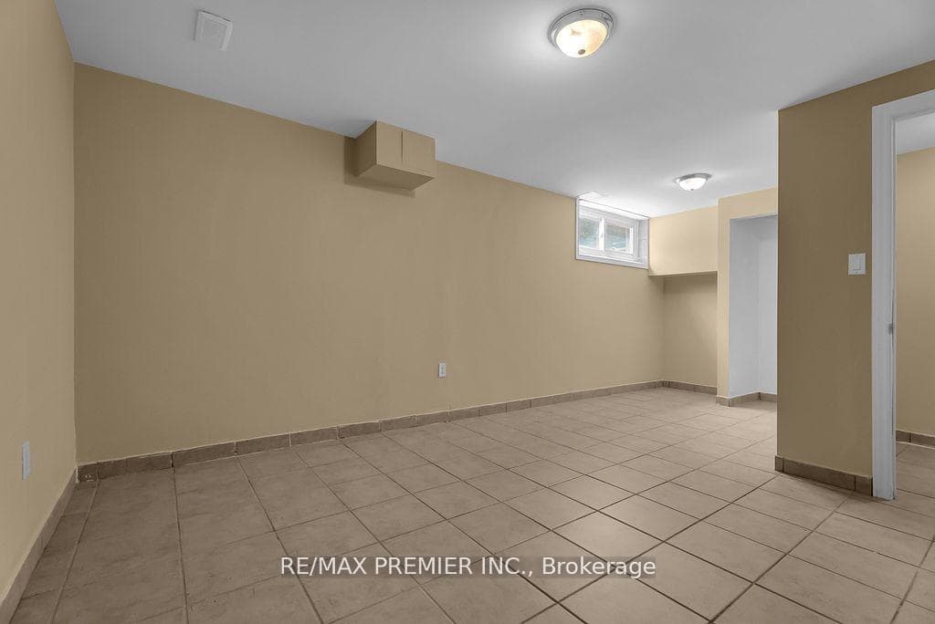47 Aurora Heights Drive photo 31