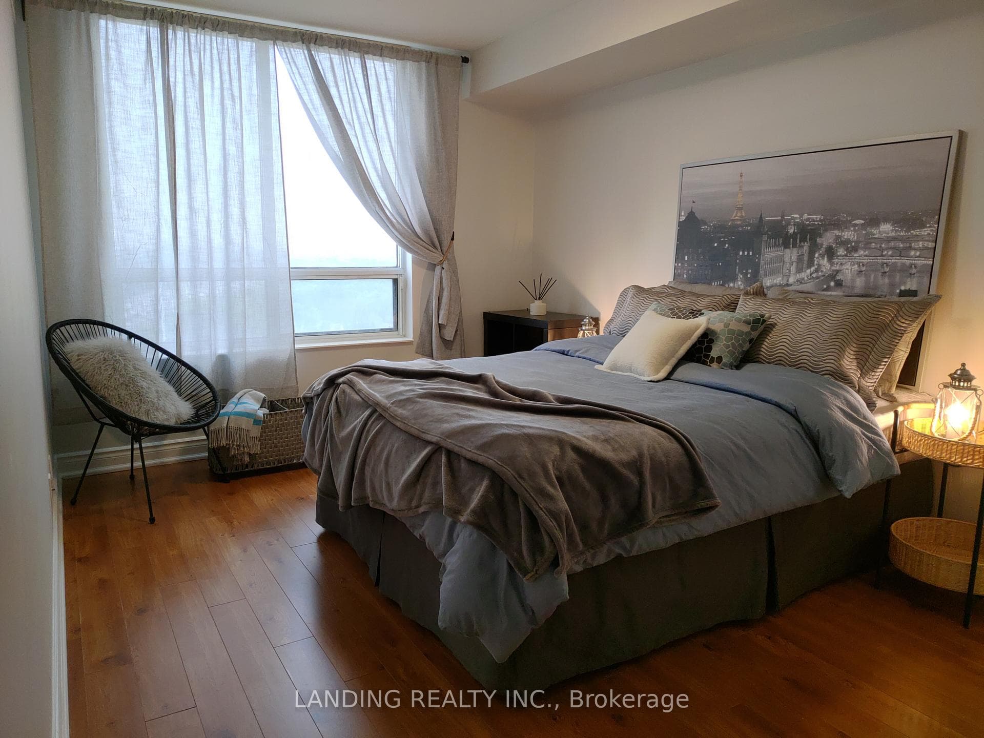 78 Harrison Garden Boulevard Unit 1511 photo 8