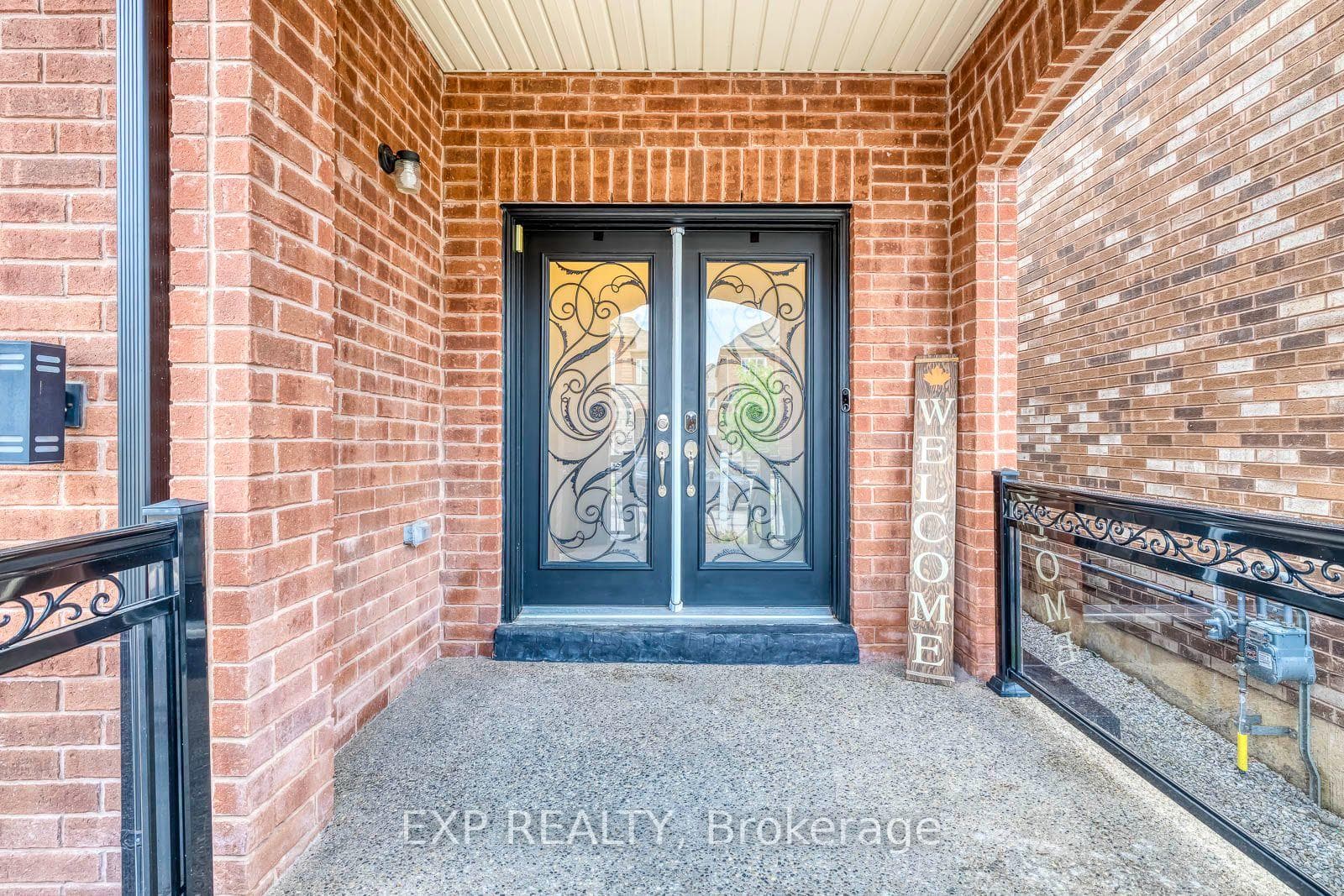 598 Bessborough Drive photo 5