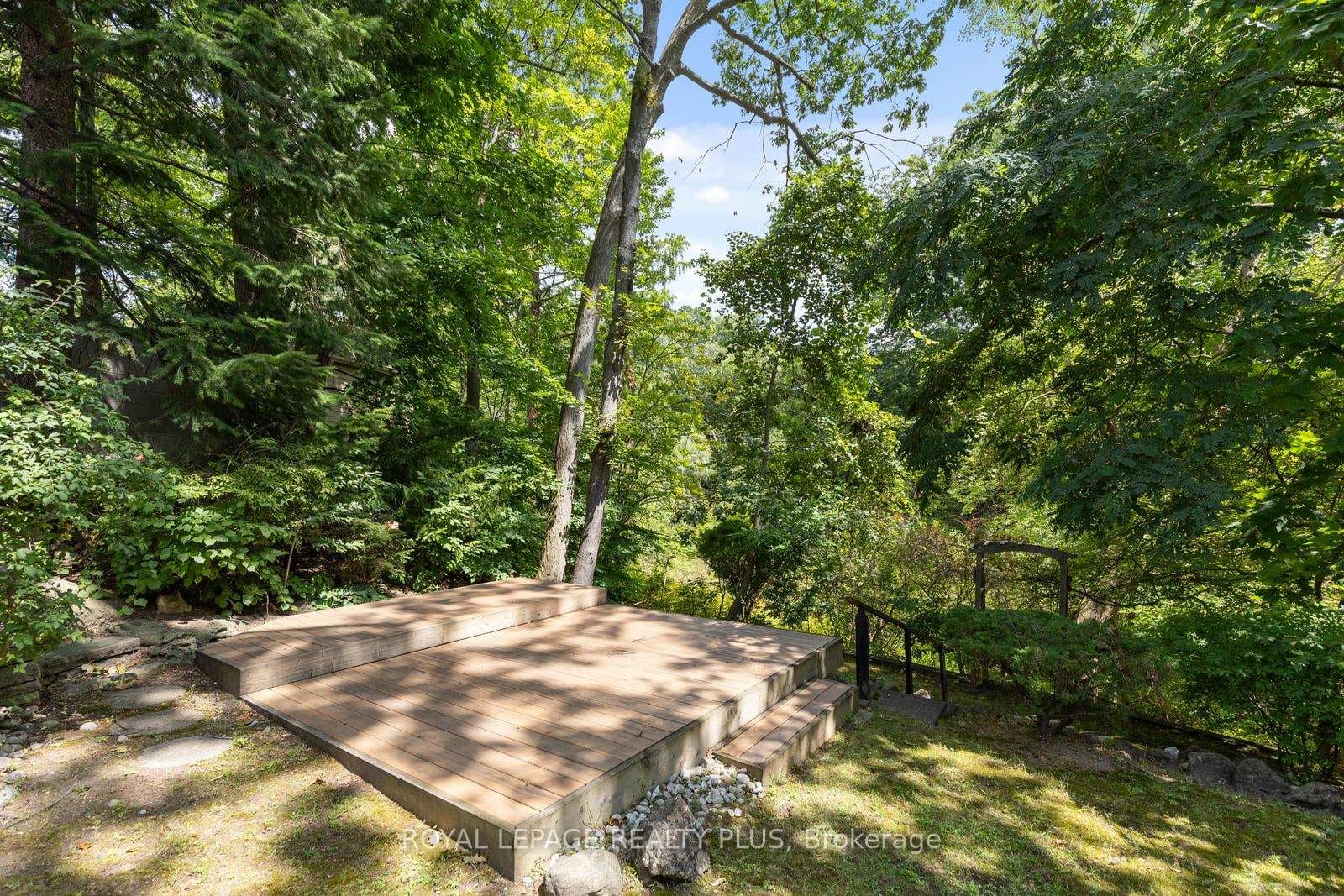1190 Wildfield Crescent photo 29