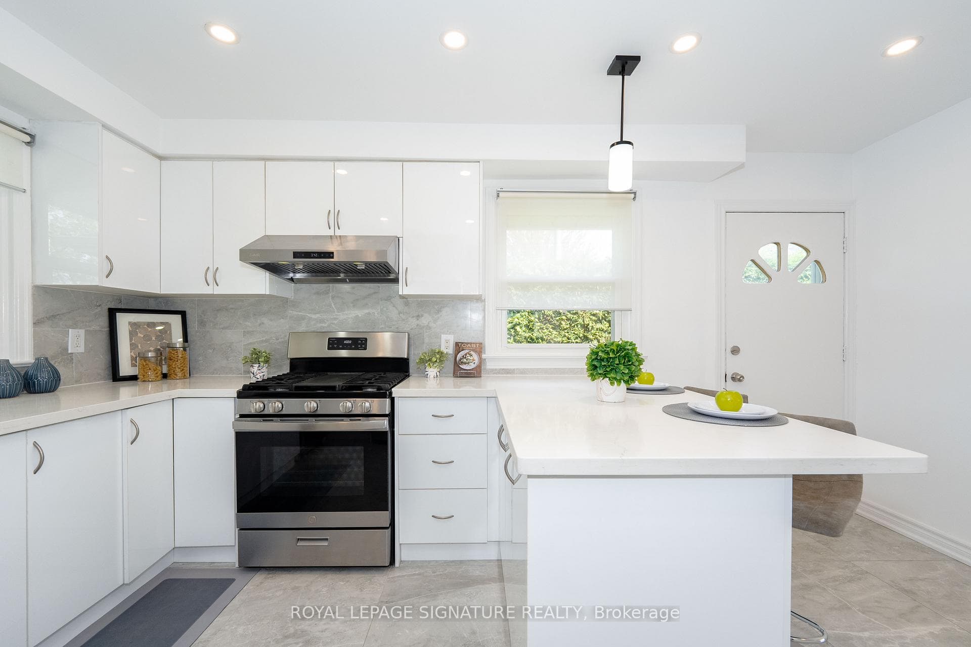 145 Sloane Avenue Unit Upper photo 14