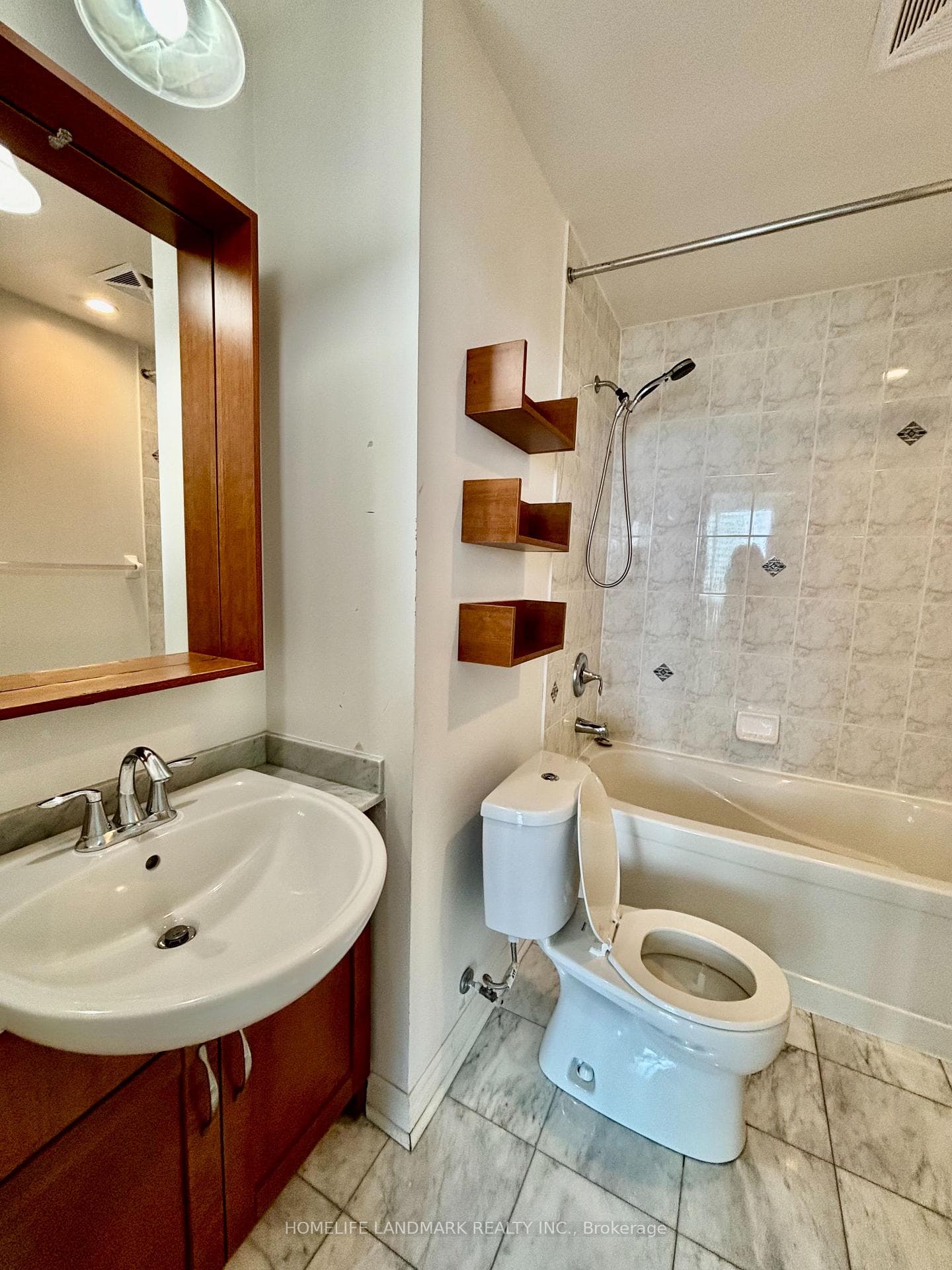 18 Holmes Avenue Unit 1805 photo 10