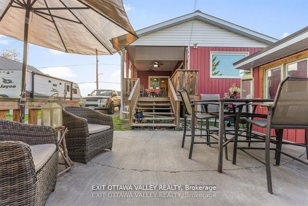 44 LACROIX BAY Road photo 4