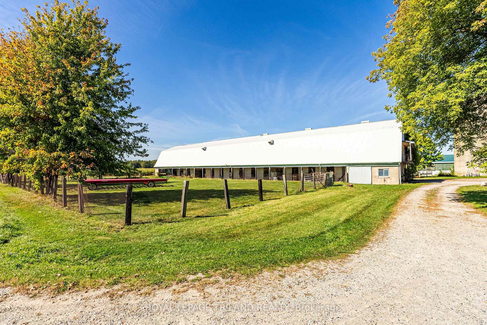 5901 Elgin Road photo 2