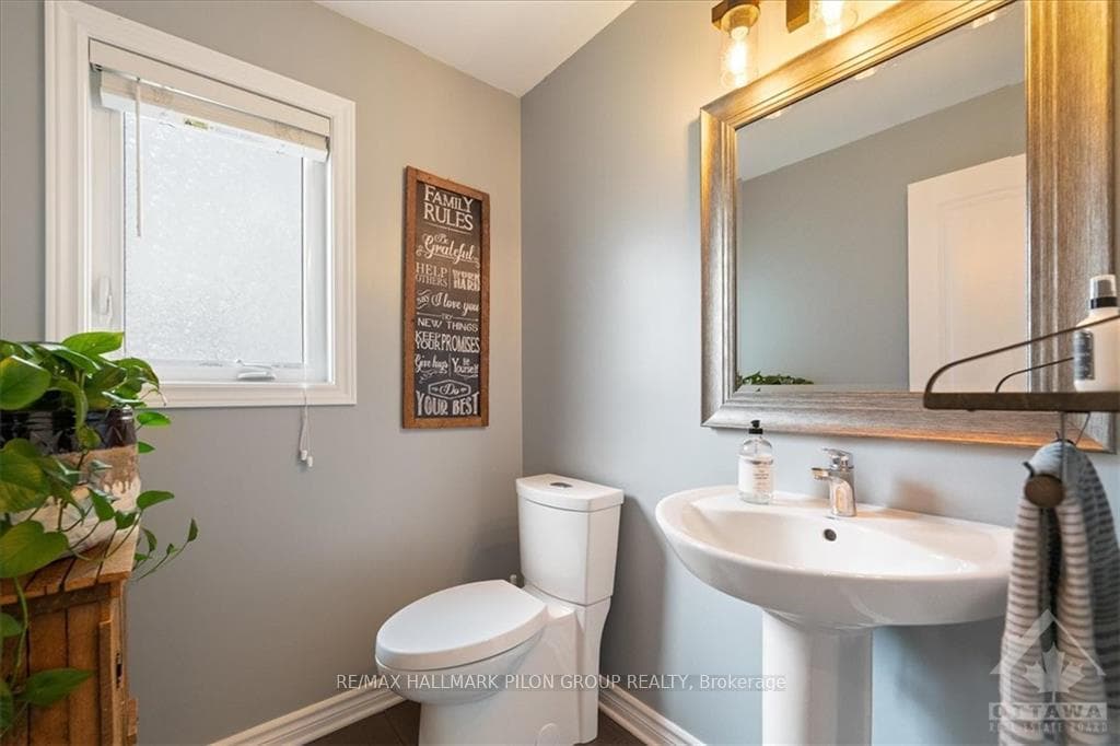 334 AXIS Way photo 12