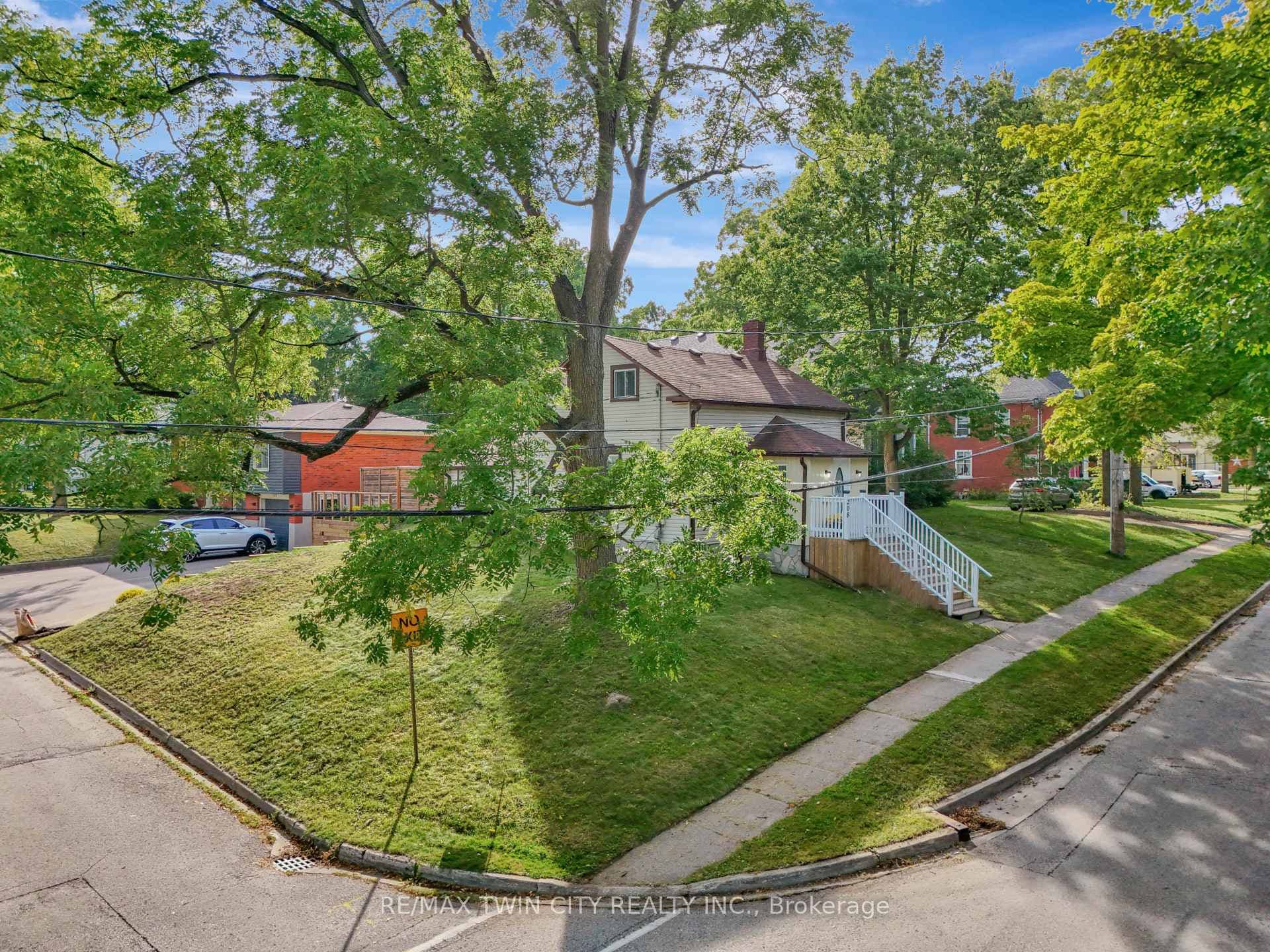 208 Jacob Street photo 2