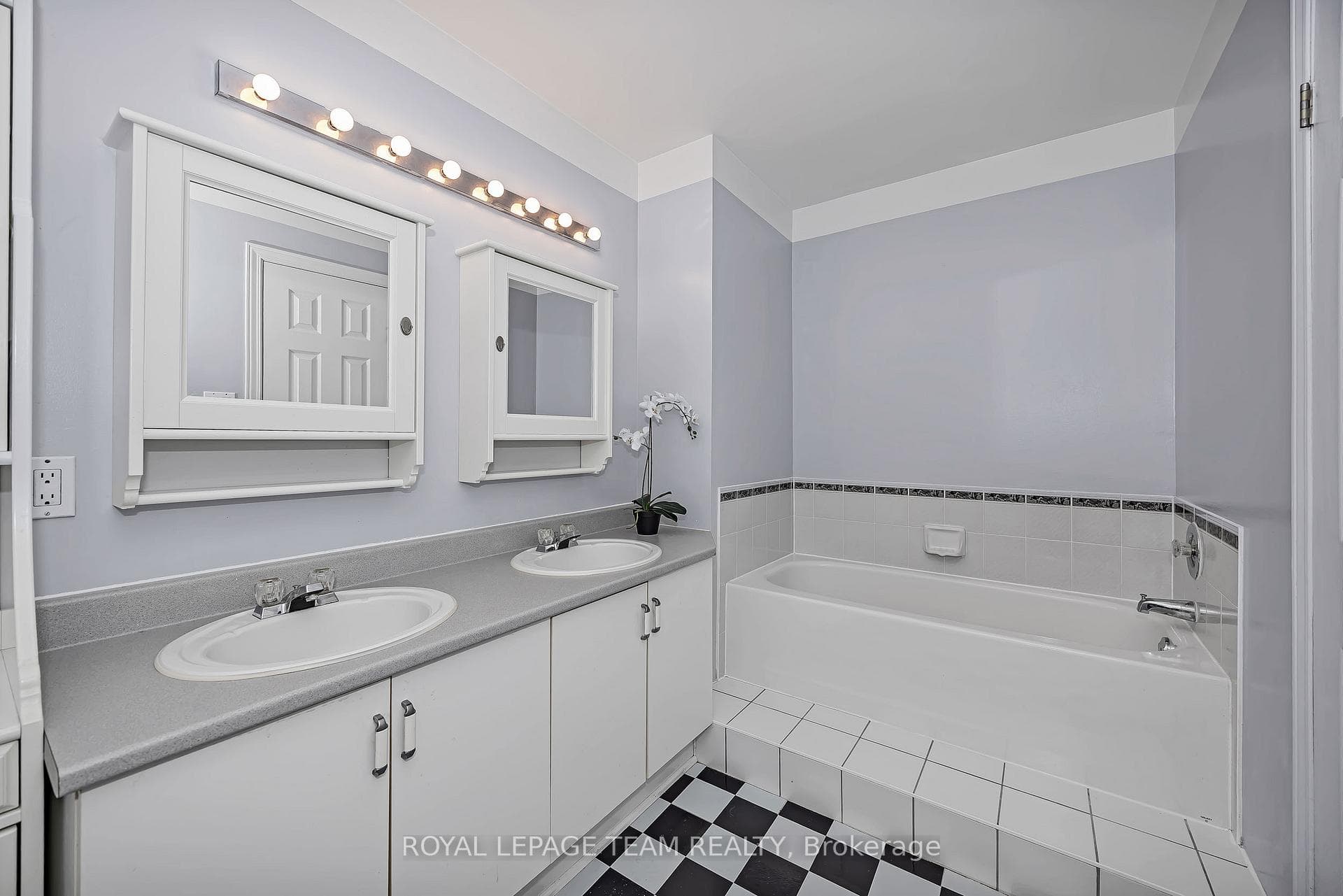 23 Roblyn Way photo 25