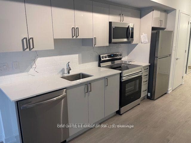 556 Marlee Avenue Unit 529 photo 10