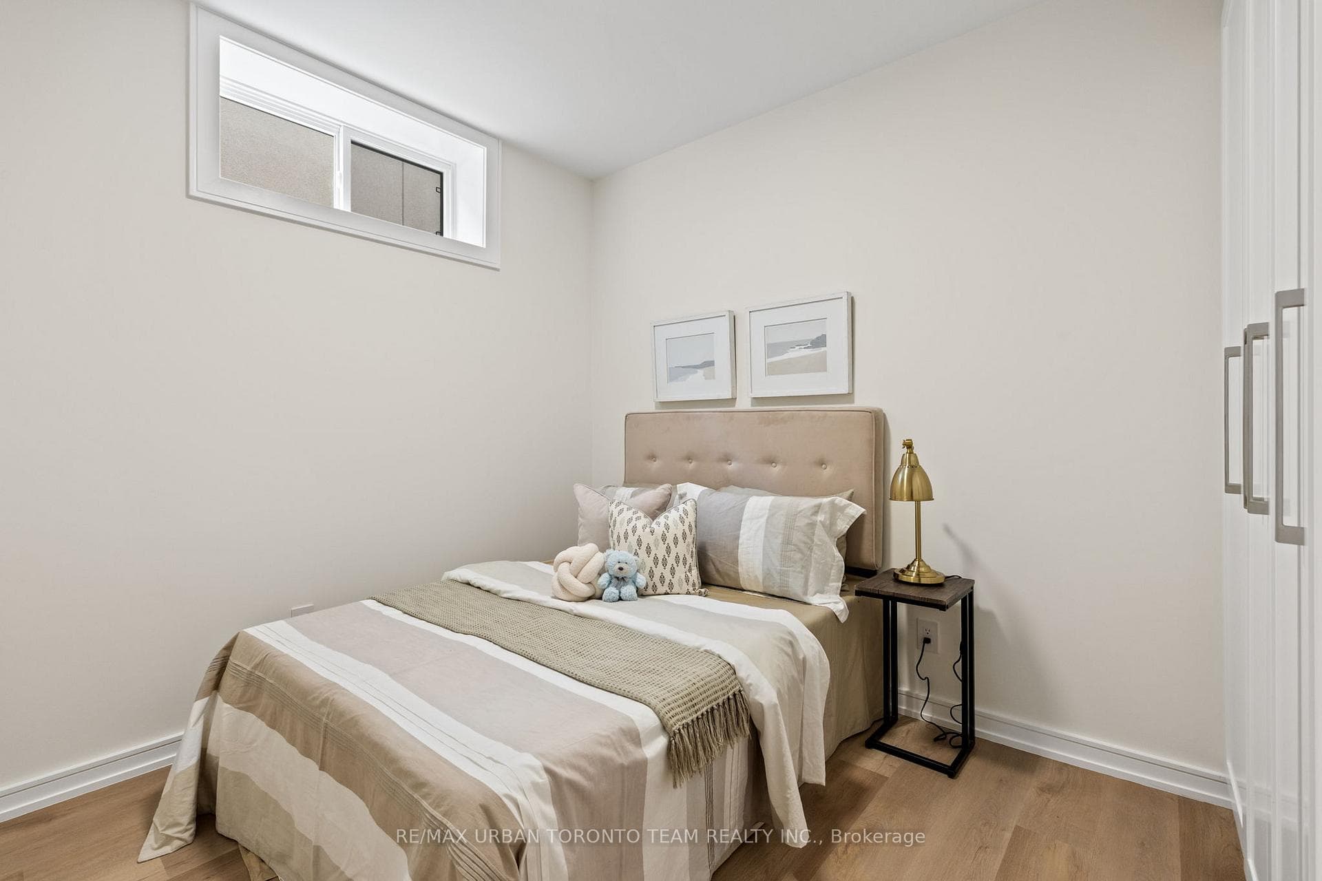 4 Drake Crescent photo 38