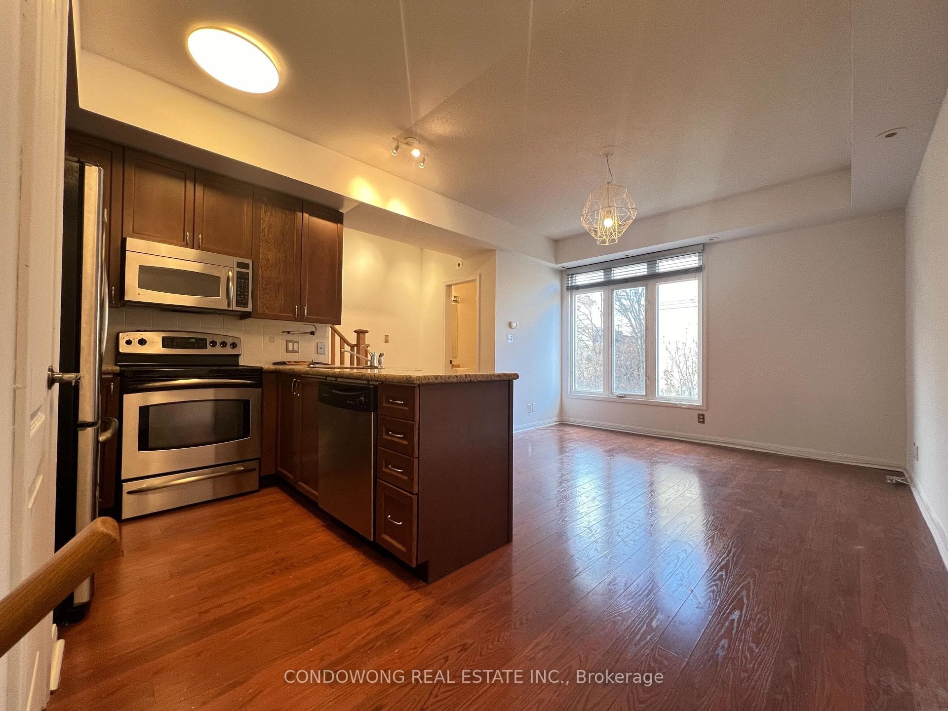 80 Carr Street Unit TH5 photo 5