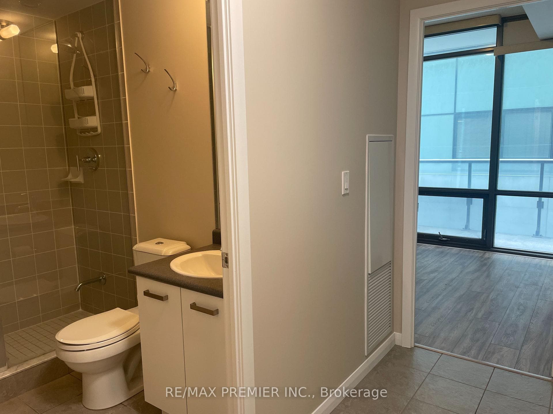 832 Bay Street Unit 1110 photo 13